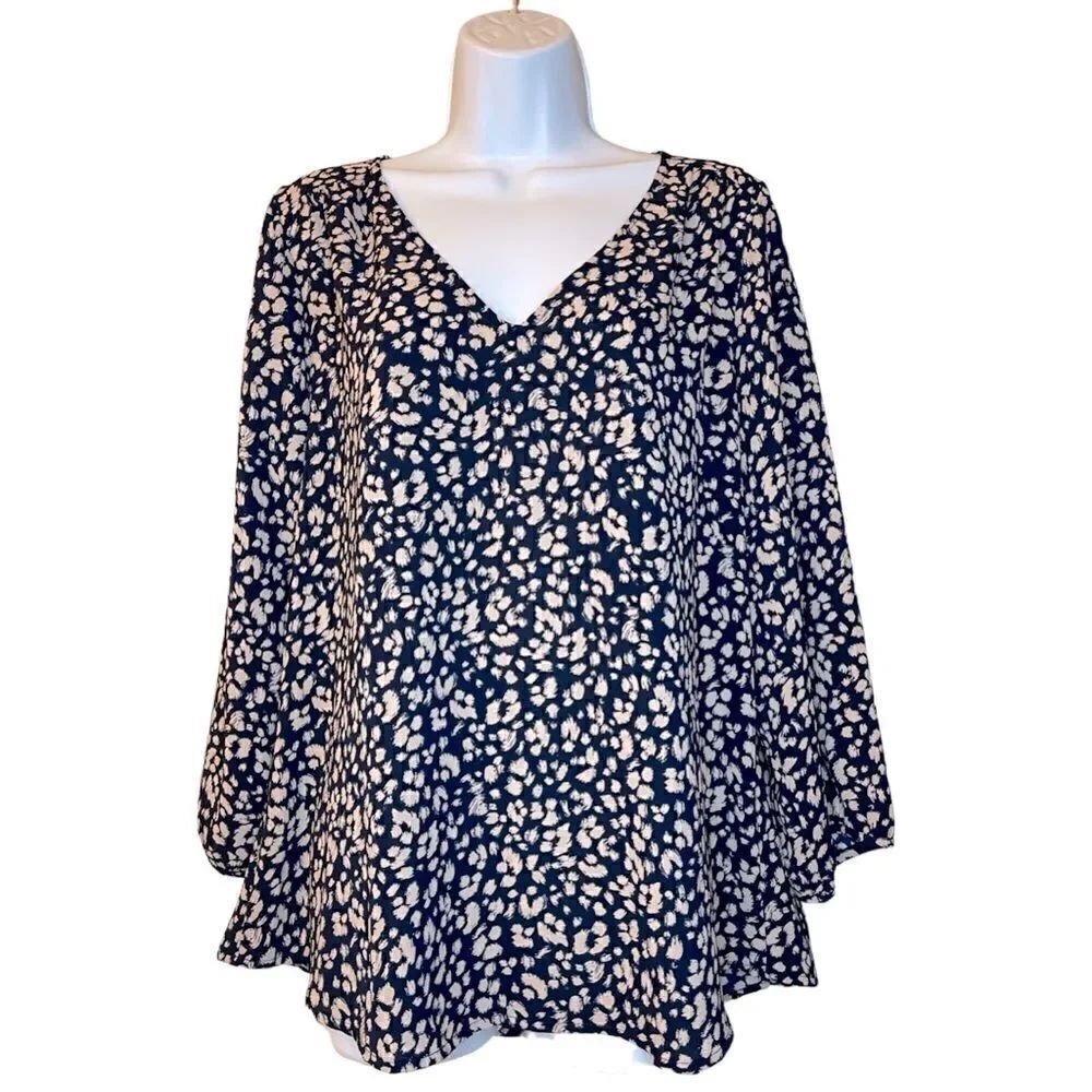 41 Hawthorn V-Neck Blouse Size Large